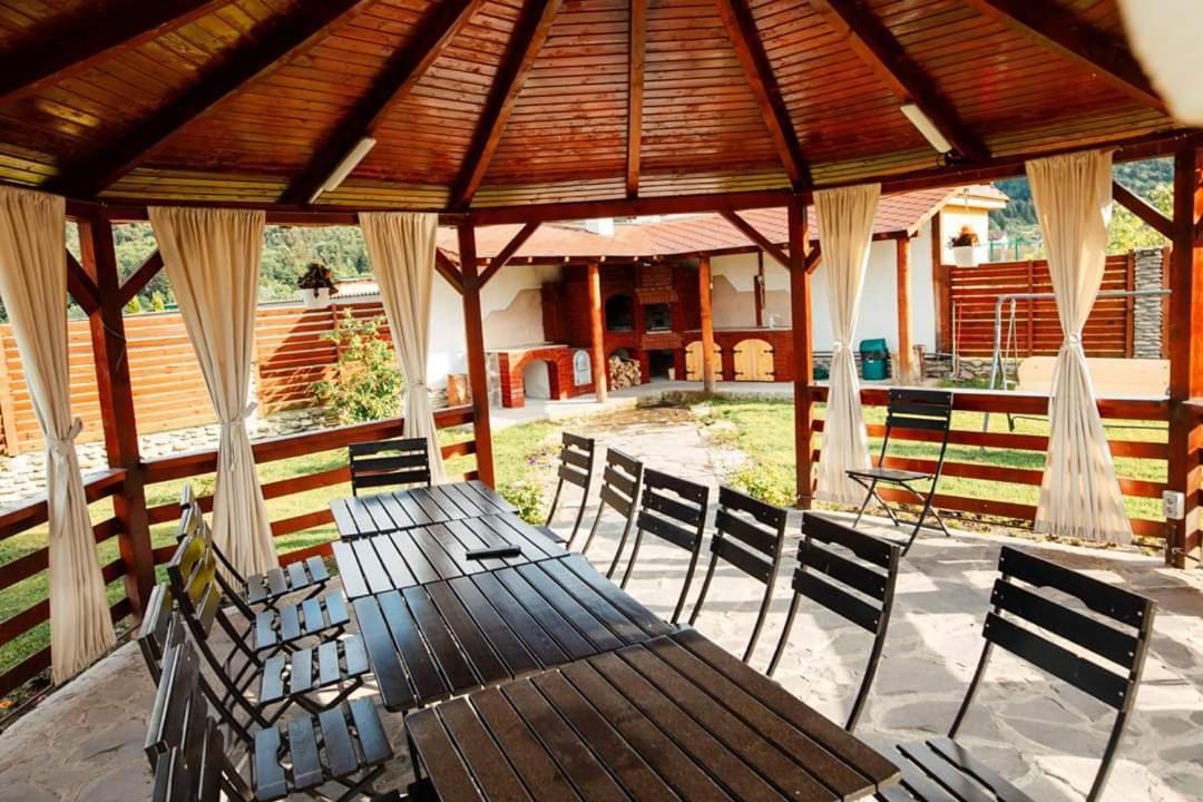 Pensiunea Sophia Statiunea Climaterica Sambata Esterno foto